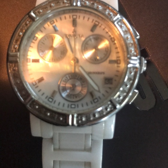 Watch - Picture 3 of 3